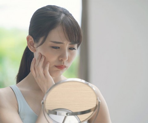 顔がむくみやすい人必見！原因とスッキリ解消法で理想の小顔を手に入れよう！
